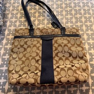 Coach authentic hand bag